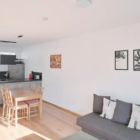 Wohnen In 5 Lägenhet *